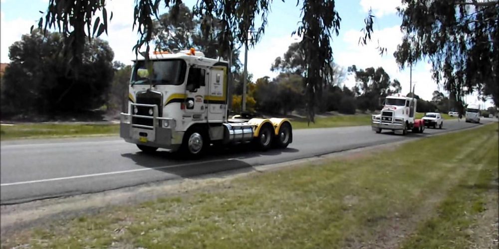 TRUCK CONVOY for KIDS at WAGGA WAGGA NSW AUSTRALIA with Elizabeth South