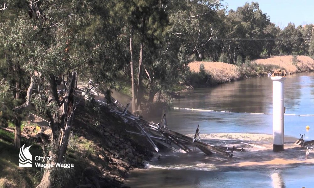 Induced collapse of the Hampden Bridge, Wagga Wagga