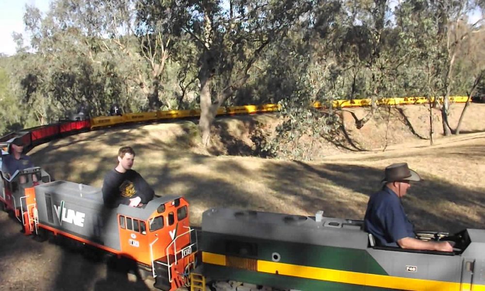 Long Train at the Wagga Wagga Miniature Railway’s Museum Loop