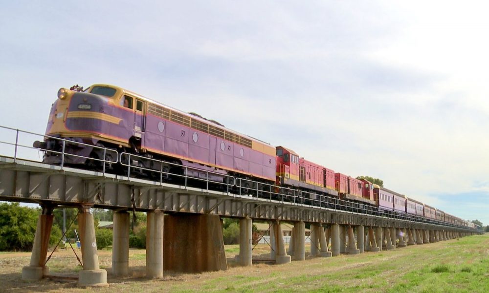 LVR Heritage Train featuring 3265 on the Wagga Wagga Viaduct – PoathTV Australian Trains & Railways