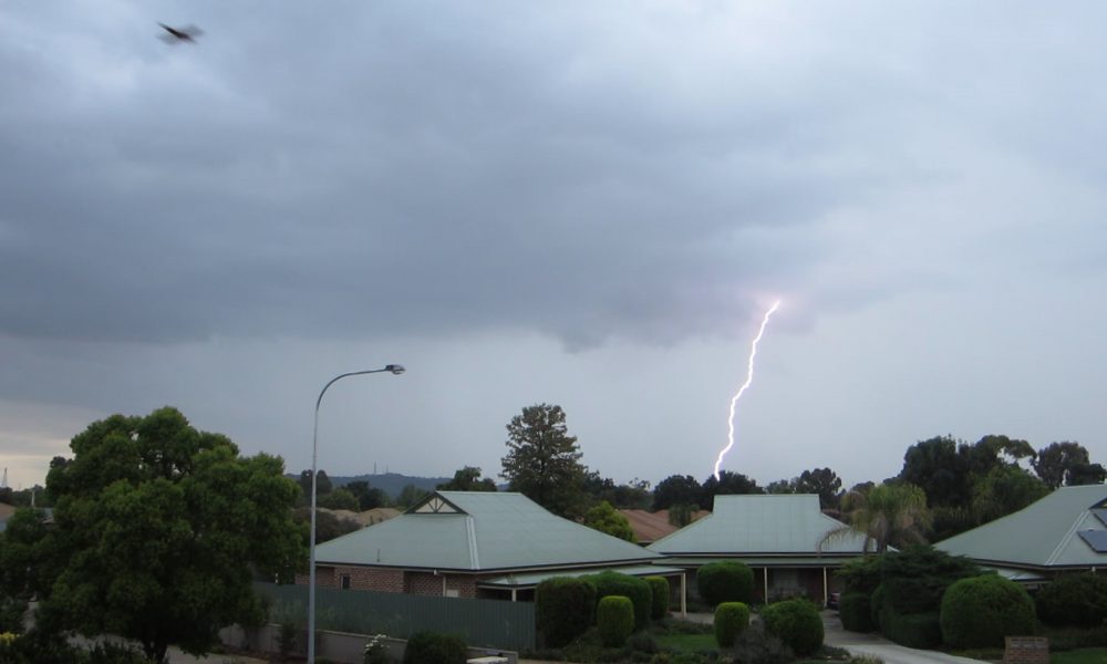 Wagga Wagga morning thunderstorm 12 November 2015