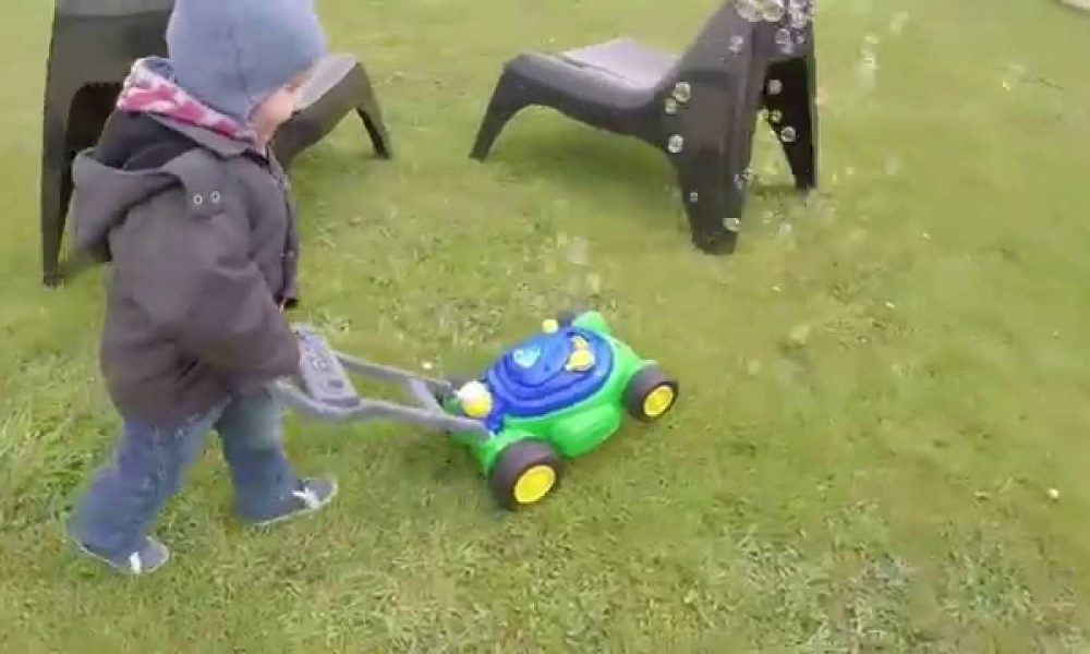 Kids Toy Lawn Mower with bubbles / Tondeuse Enfant bulles
