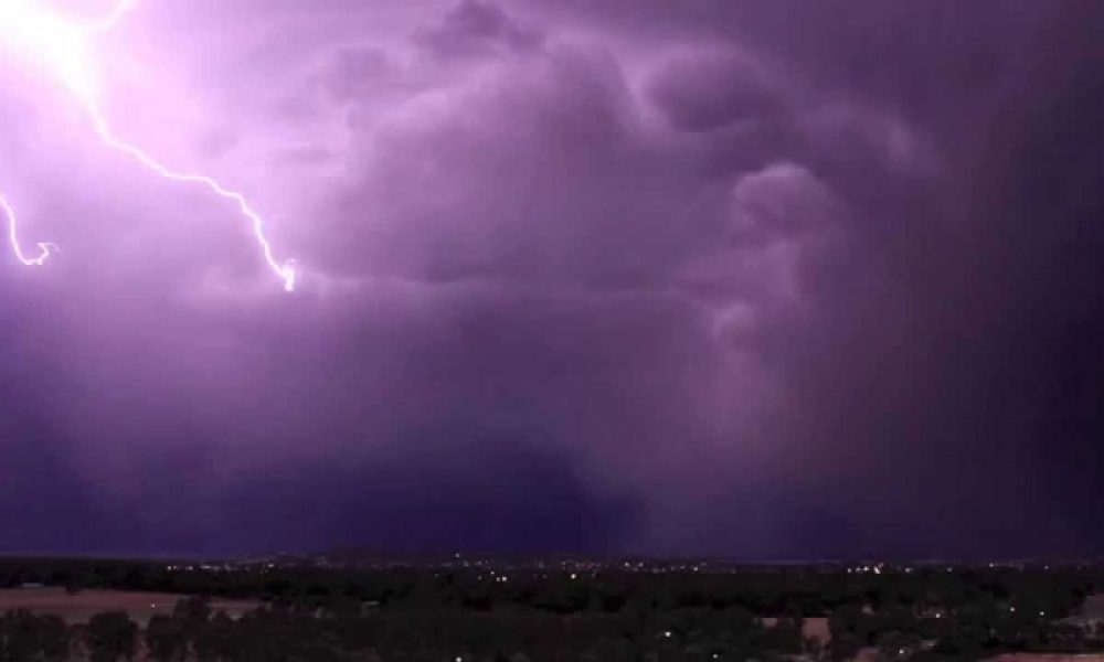 Epic Lightning strike over Wagga Wagga, NSW, Australia. Must watch.