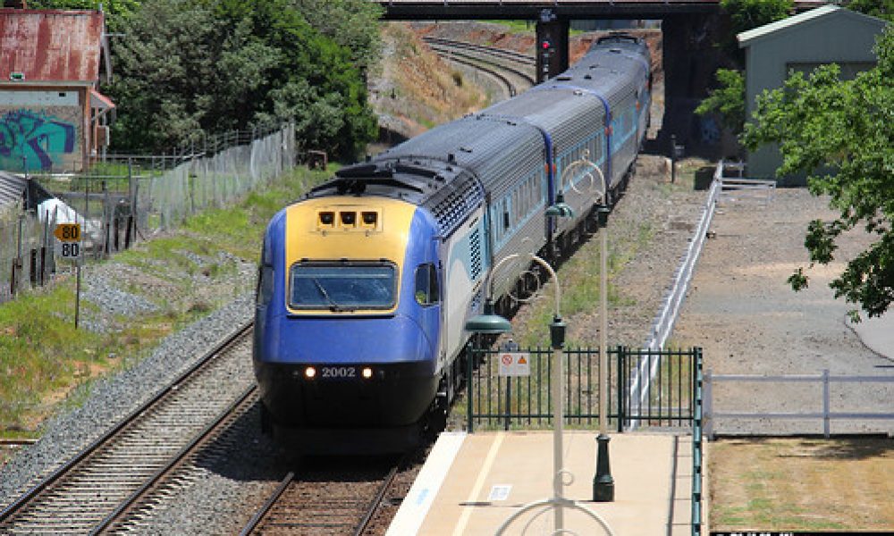 10 November 2016 XPT 2002 2014  arriving Wagga Wagga