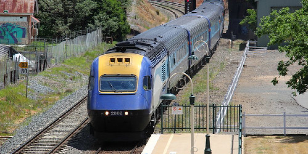 10 November 2016 XPT 2002 2014  arriving Wagga Wagga