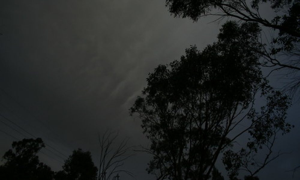 Thunderstorms approaching Wagga Wagga